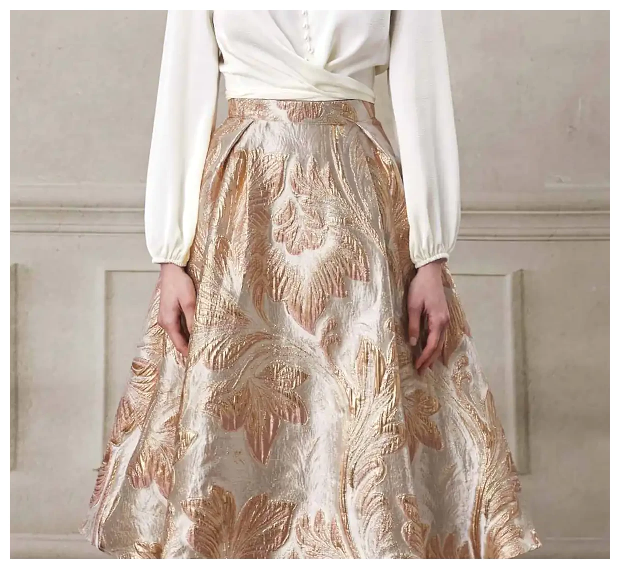 راهنمای انتخاب دامن شب با طرح‌های جذاب