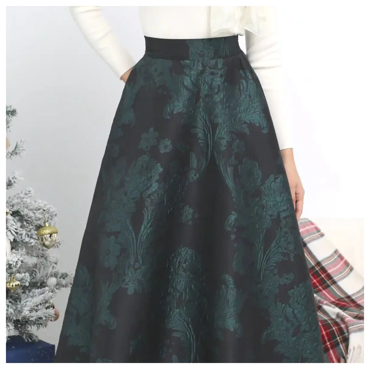 راهنمای انتخاب دامن شب با طرح‌های جذاب