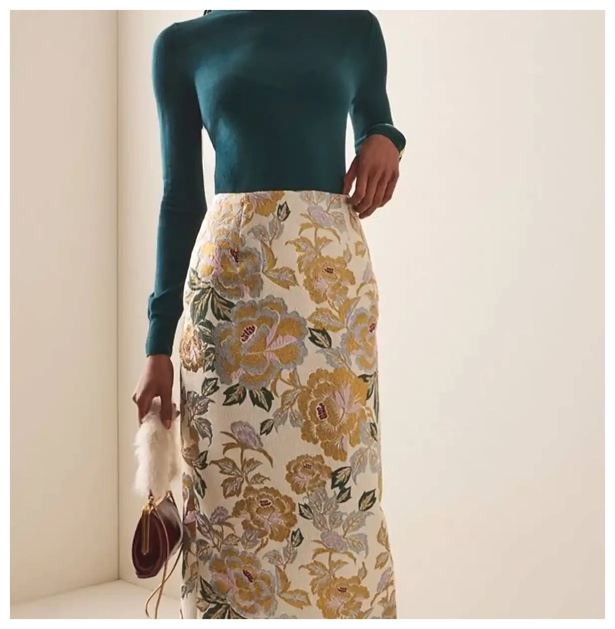 راهنمای انتخاب دامن شب با طرح‌های جذاب