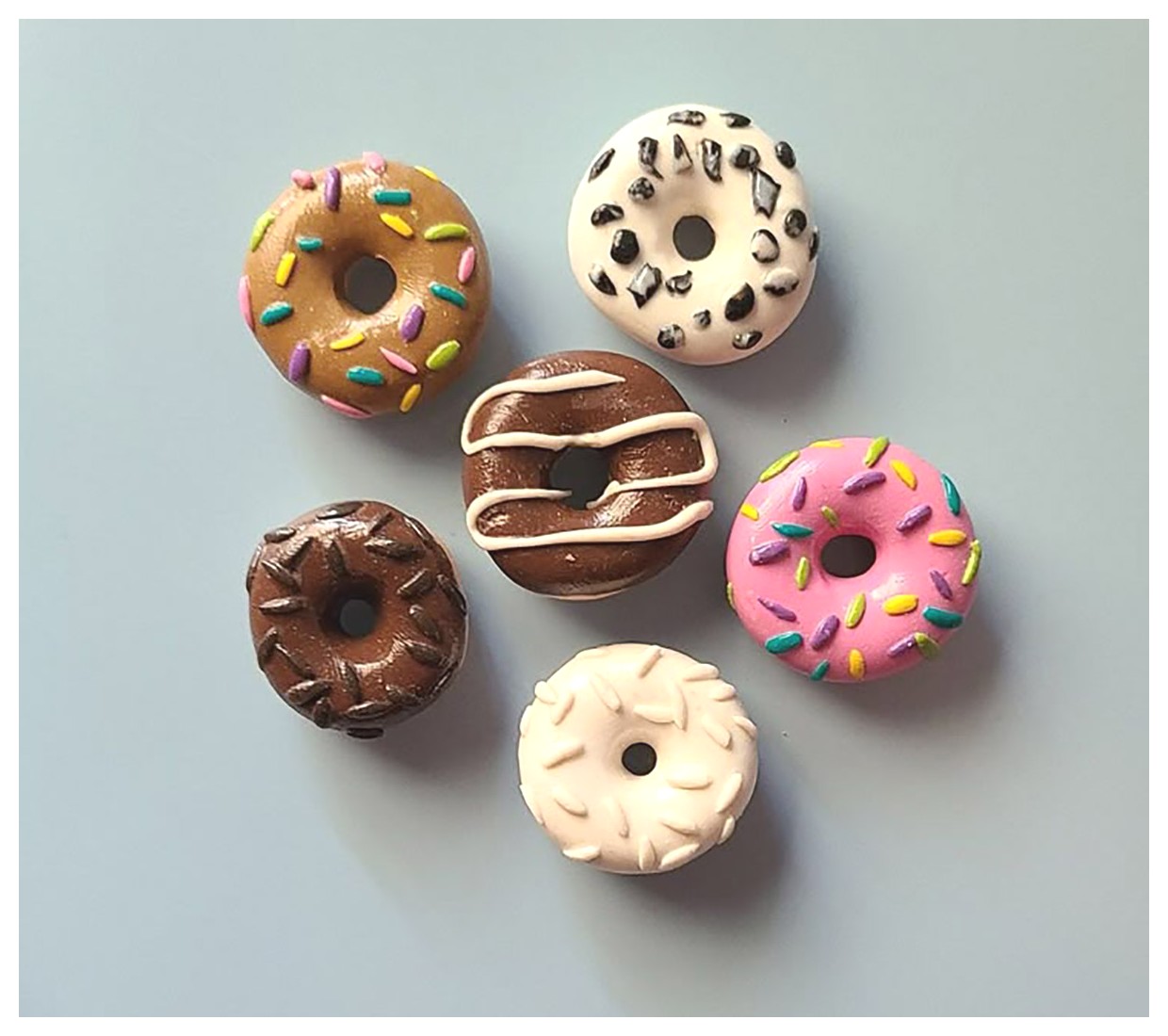 طراحیهای جذاب مگنت یخچالی: آثاری هنری برای دکوراسیون منزل