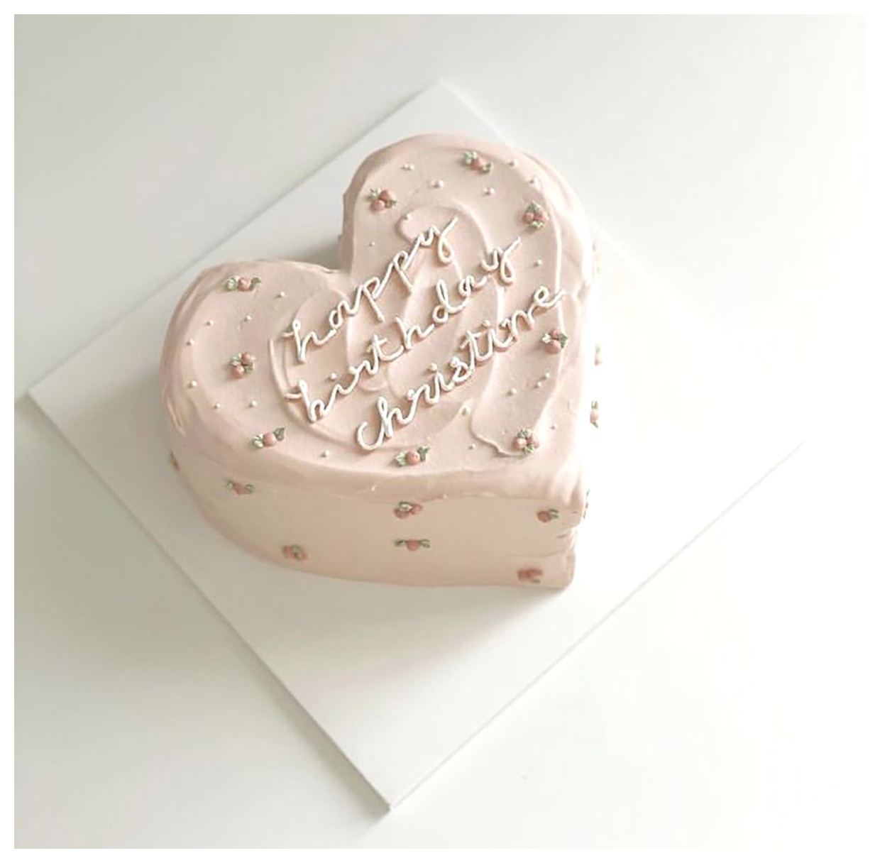 کیک تولد عاشقانه به شکل قلب: طرز تهیه و ایدههای زیبا