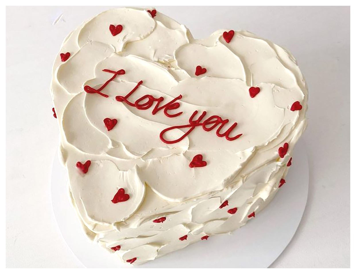 کیک تولد عاشقانه به شکل قلب: طرز تهیه و ایدههای زیبا
