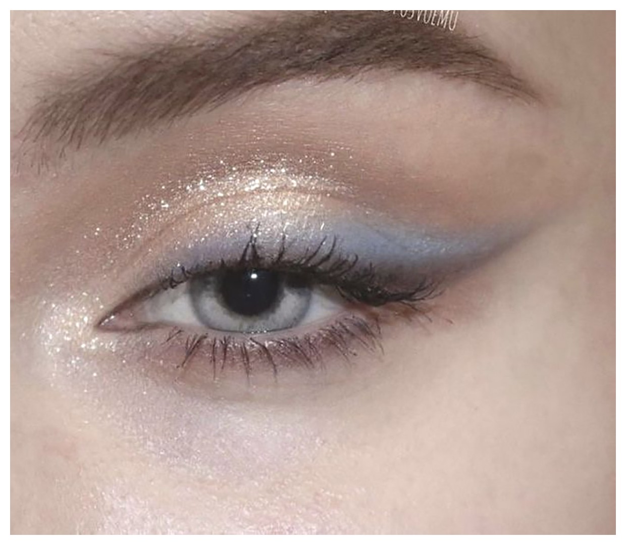 مدلهای سایه چشم درخشان: جذابیت و زیبایی در هر نگاه