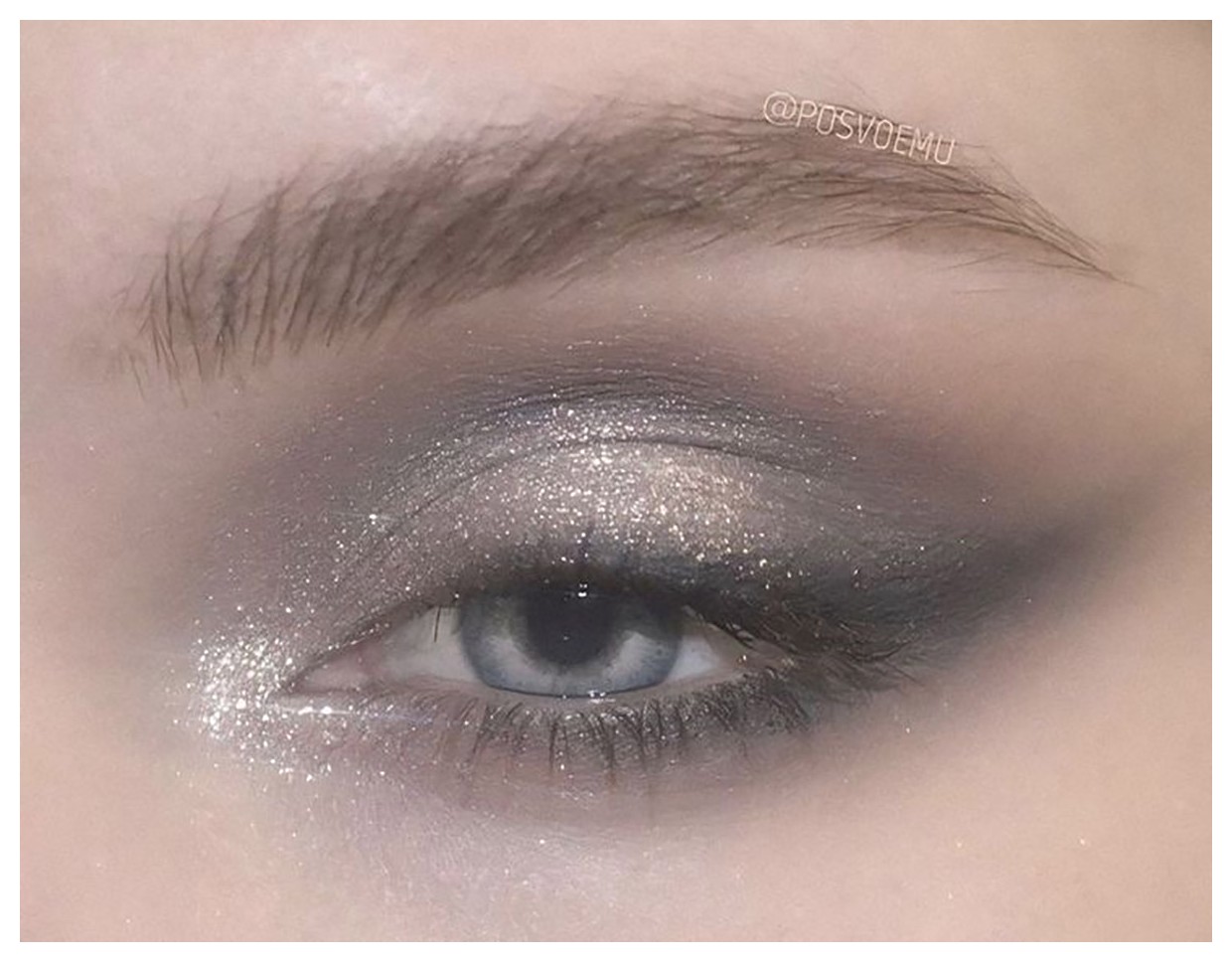 مدلهای سایه چشم درخشان: جذابیت و زیبایی در هر نگاه