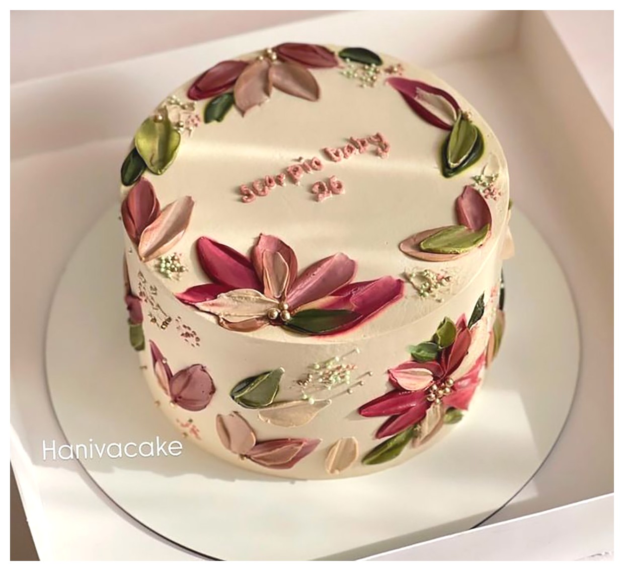 طرز تهیه کیک تولد ساده و زیبا برای خانم‌ها