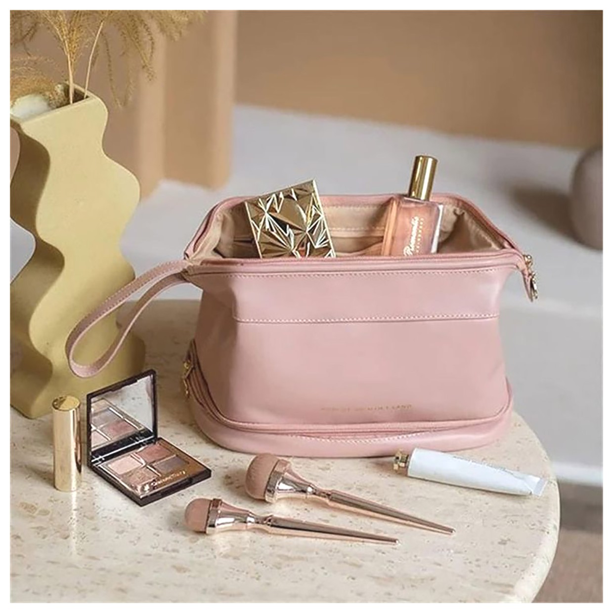 کیف آرایشی شیک و مدرن: راهنمای انتخاب و استفاده