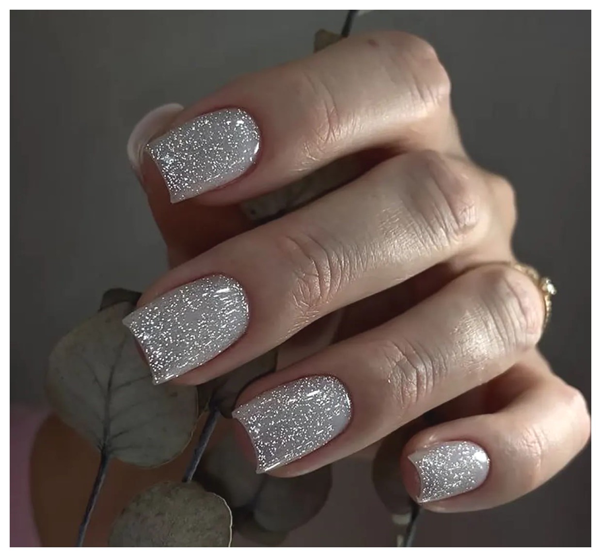 طرح ناخن شinedار: راهنمای جامع برای زیبایی و مراقبت از ناخنها