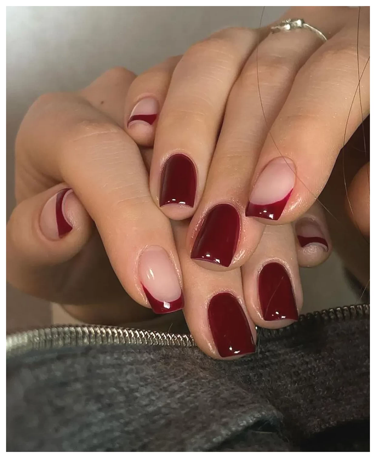 طراحی ناخن زرشکی: ایده‌هایی برای زیبایی و جذابیت