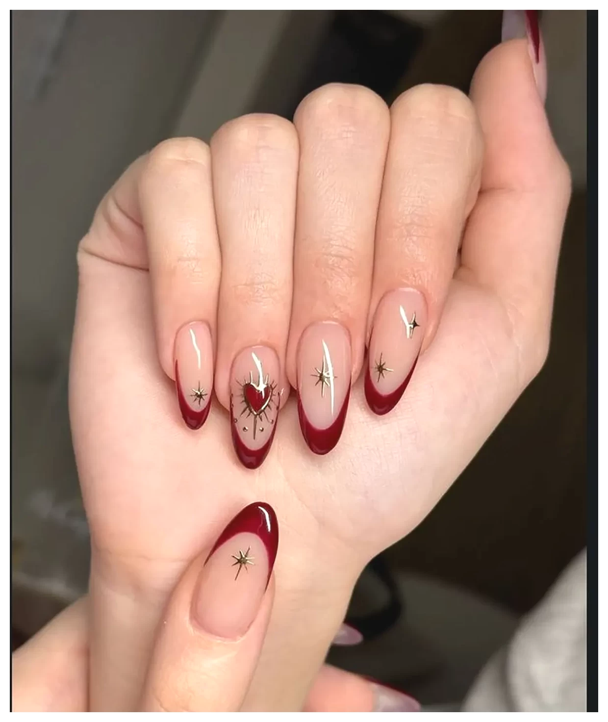 طراحی ناخن زرشکی: ایده‌هایی برای زیبایی و جذابیت