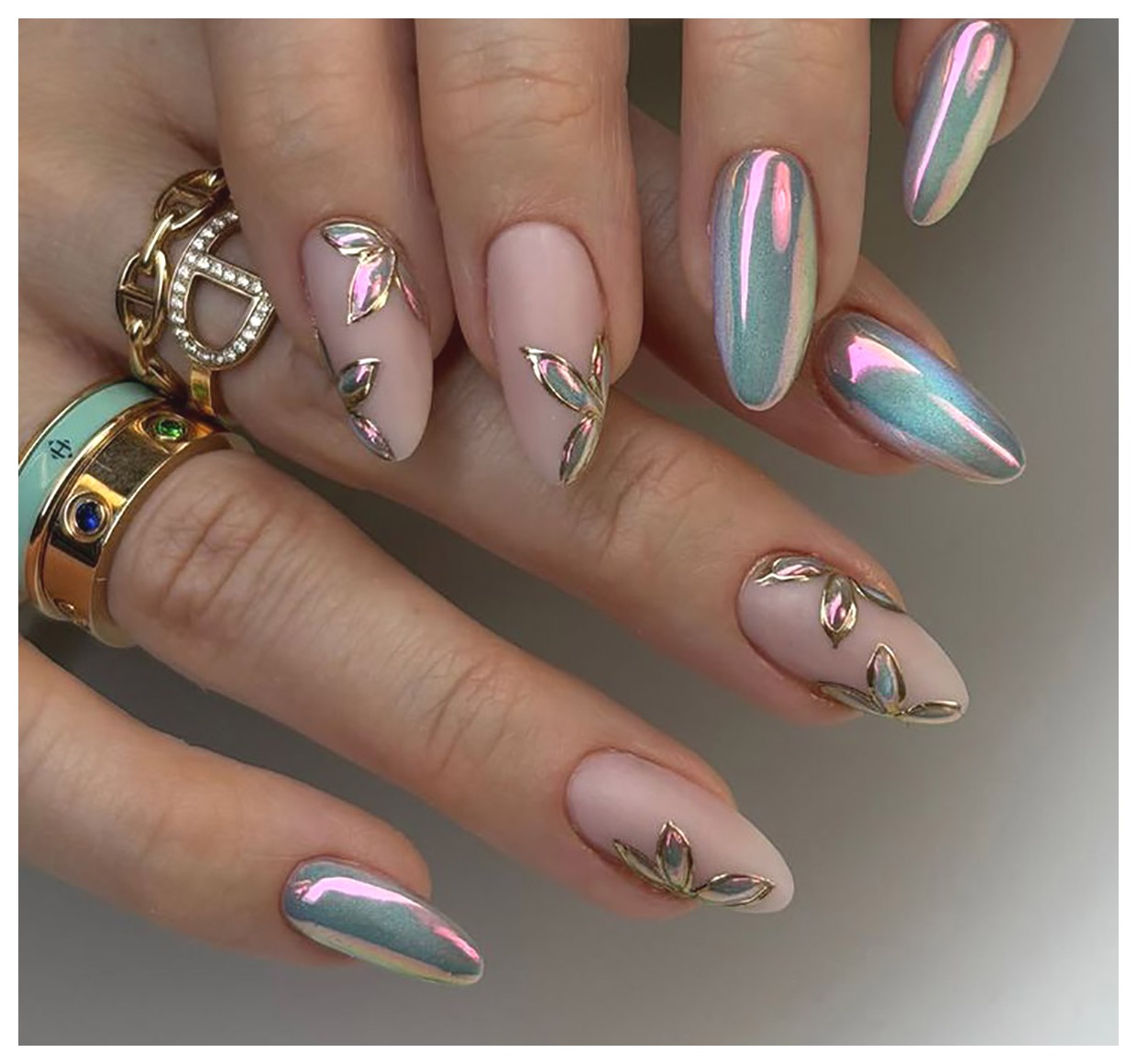 زیباترین طراحیهای ناخن برای سال 2024