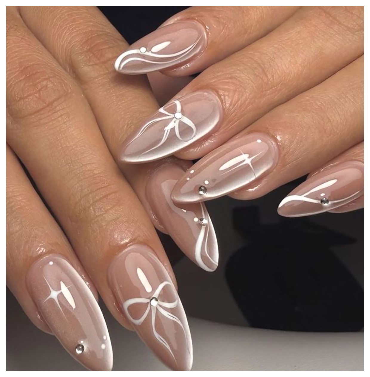 زیباترین طراحیهای ناخن برای سال 2024