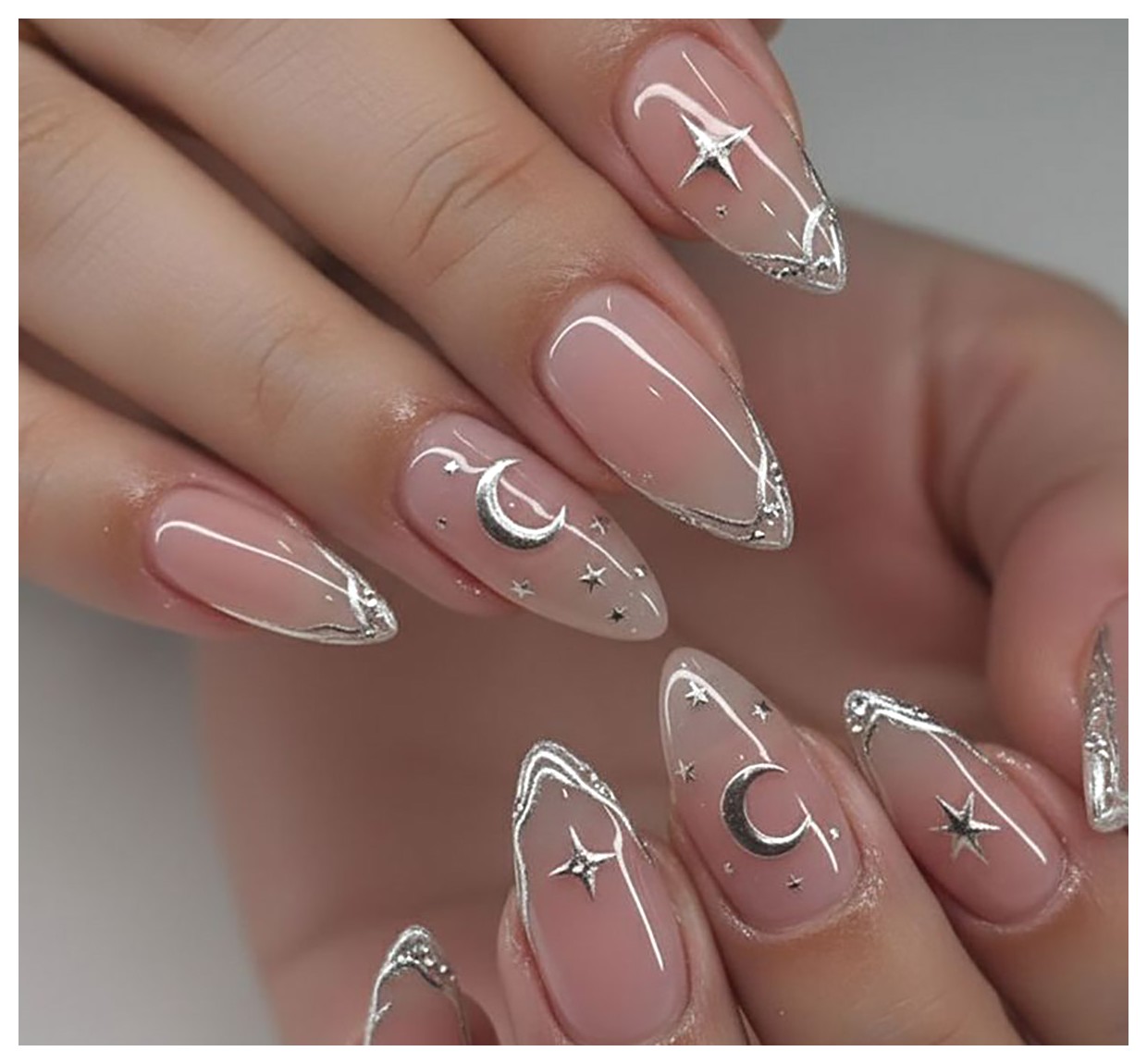 زیباترین طراحیهای ناخن برای سال 2024