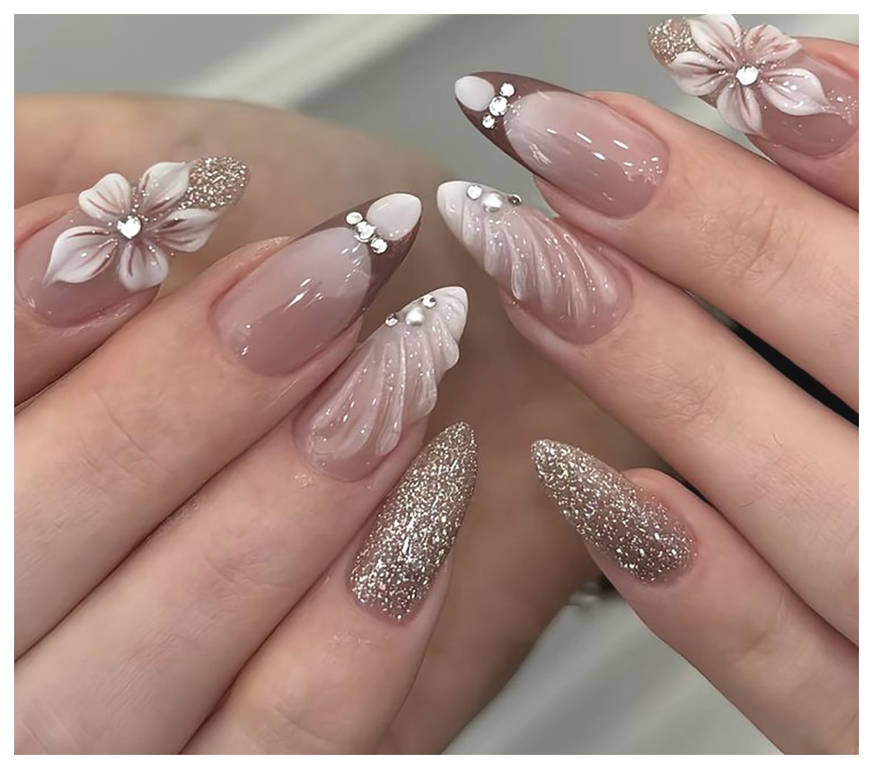 زیباترین طراحیهای ناخن برای سال 2024