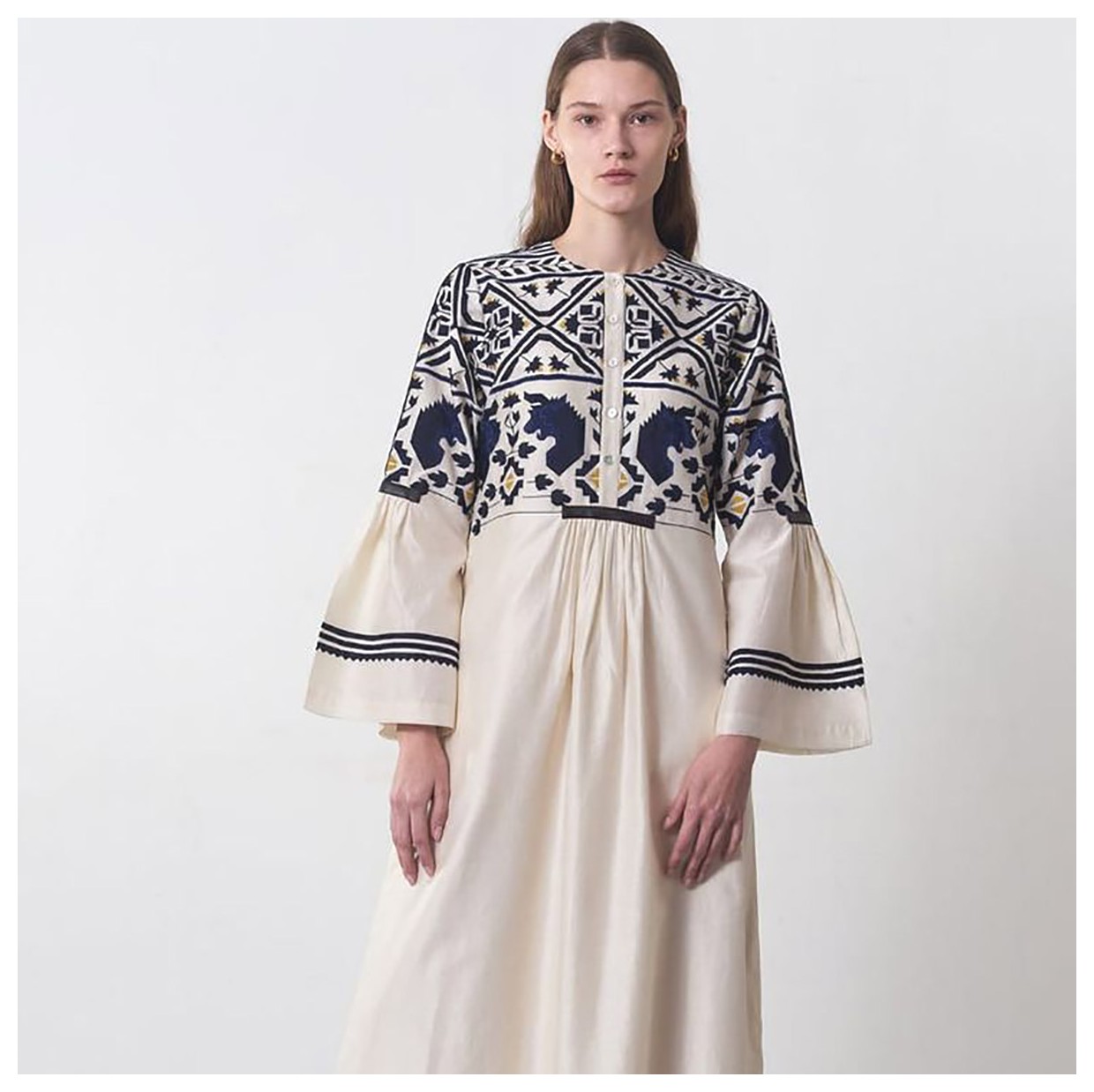 مدلهای زیبا و سنتی لباس زنانه با الگوهای خاص