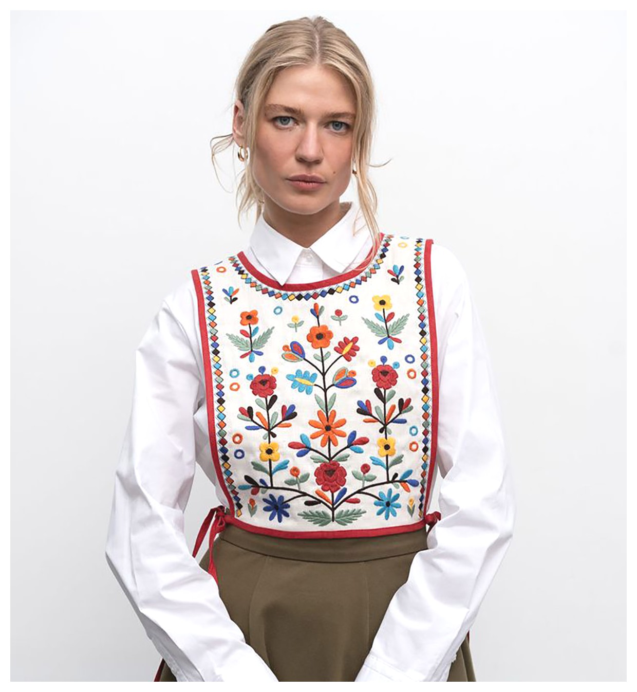 مدلهای زیبا و سنتی لباس زنانه با الگوهای خاص