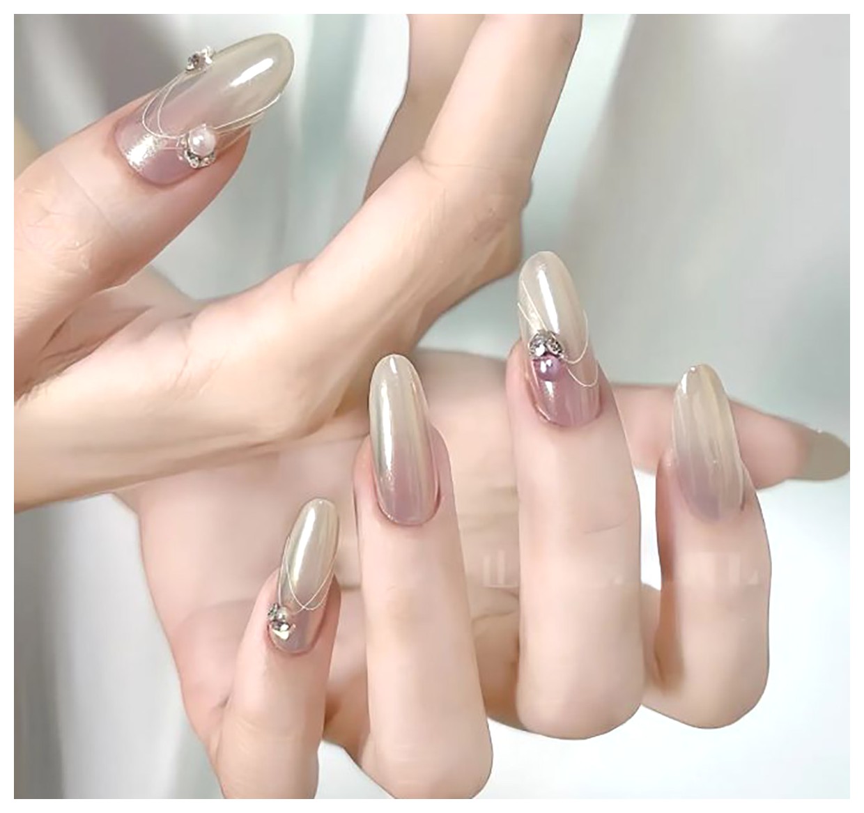 طراحی ناخنهای مد روز سال: ایدههایی برای زیبایی دستان شما