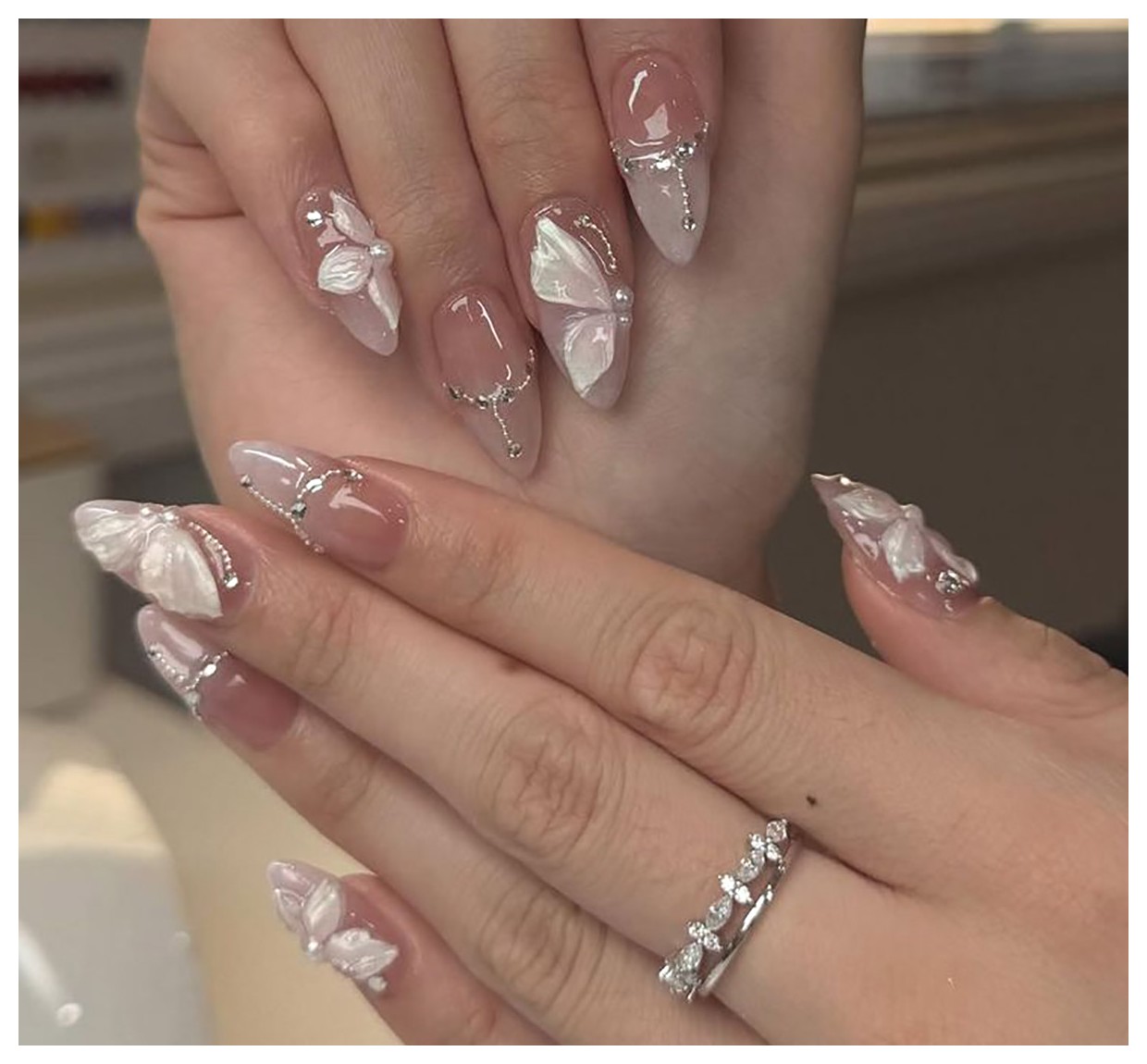 طراحی ناخنهای مد روز سال: ایدههایی برای زیبایی دستان شما