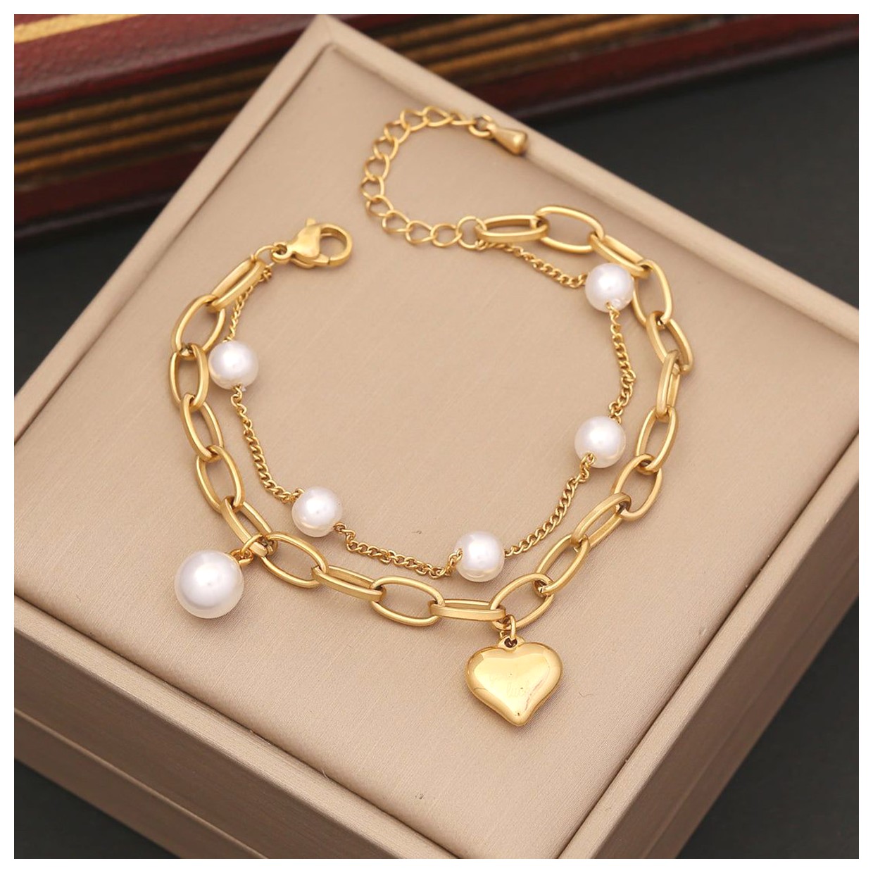 دستبندهای مد روز: زیبایی و جذابیت در دستان شما