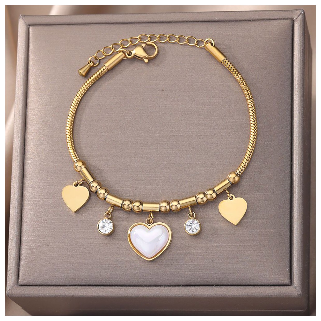 دستبندهای مد روز: زیبایی و جذابیت در دستان شما