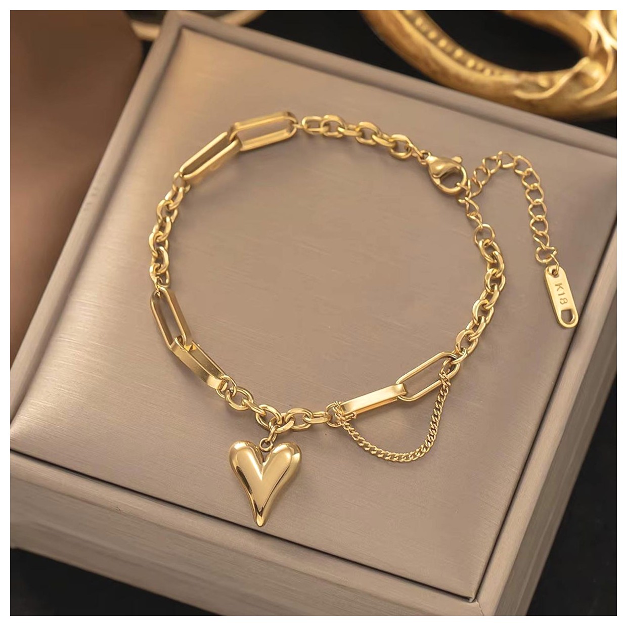 دستبندهای مد روز: زیبایی و جذابیت در دستان شما