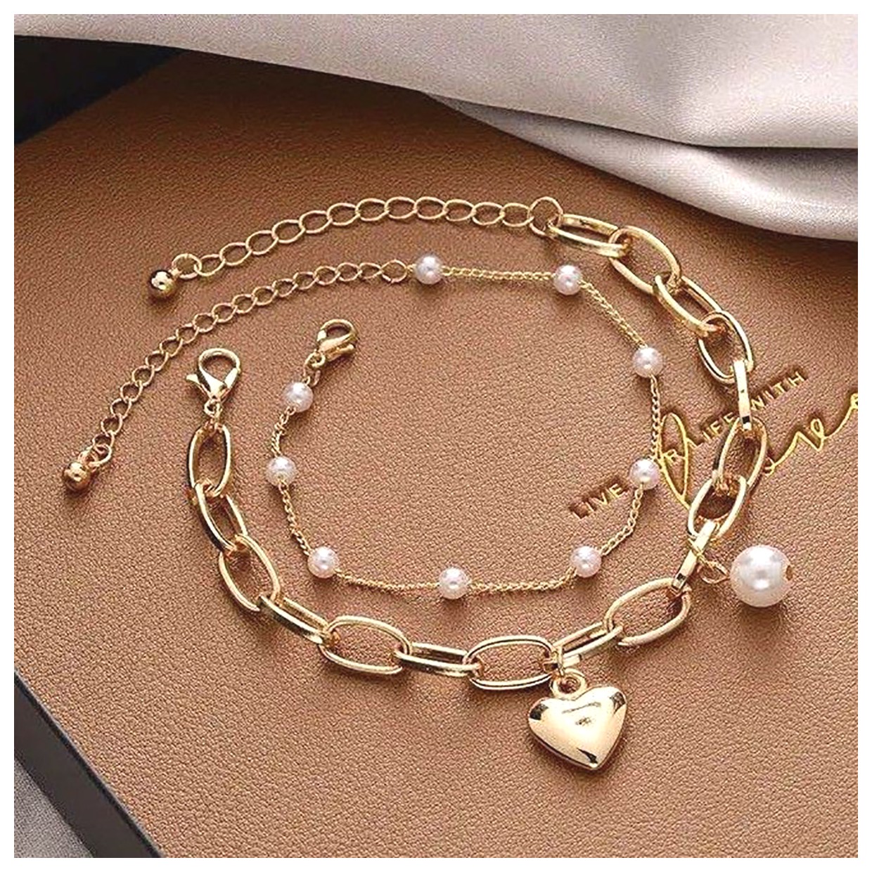 دستبندهای مد روز: زیبایی و جذابیت در دستان شما