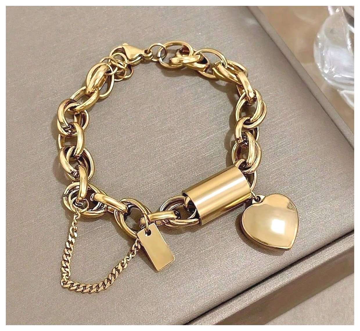 دستبندهای مد روز: زیبایی و جذابیت در دستان شما