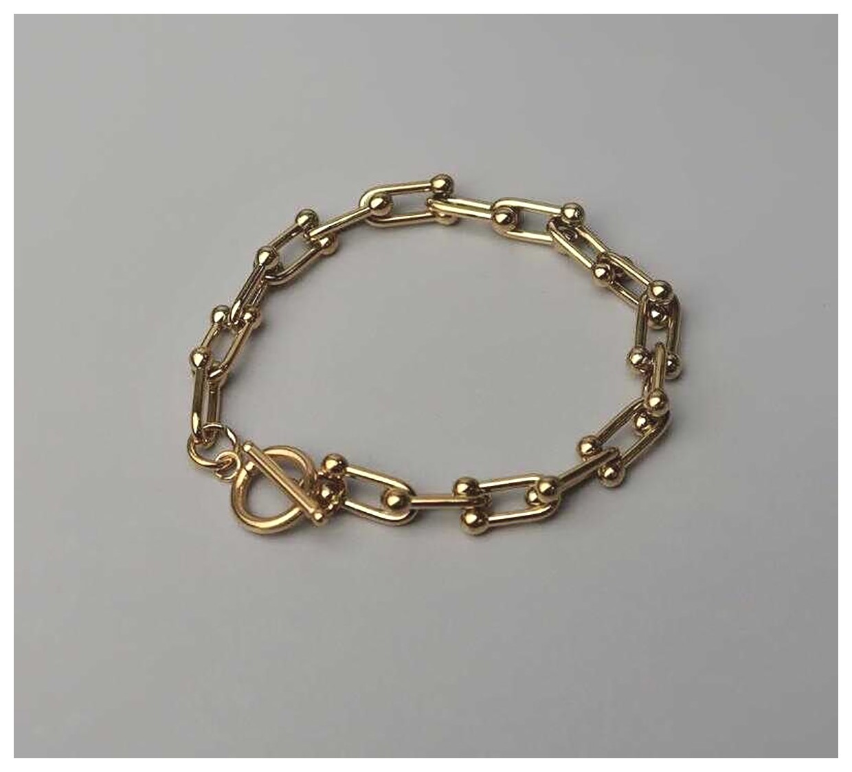 دستبند زنجیری مدرن: انتخابی شیک و جذاب برای هر سلیقه