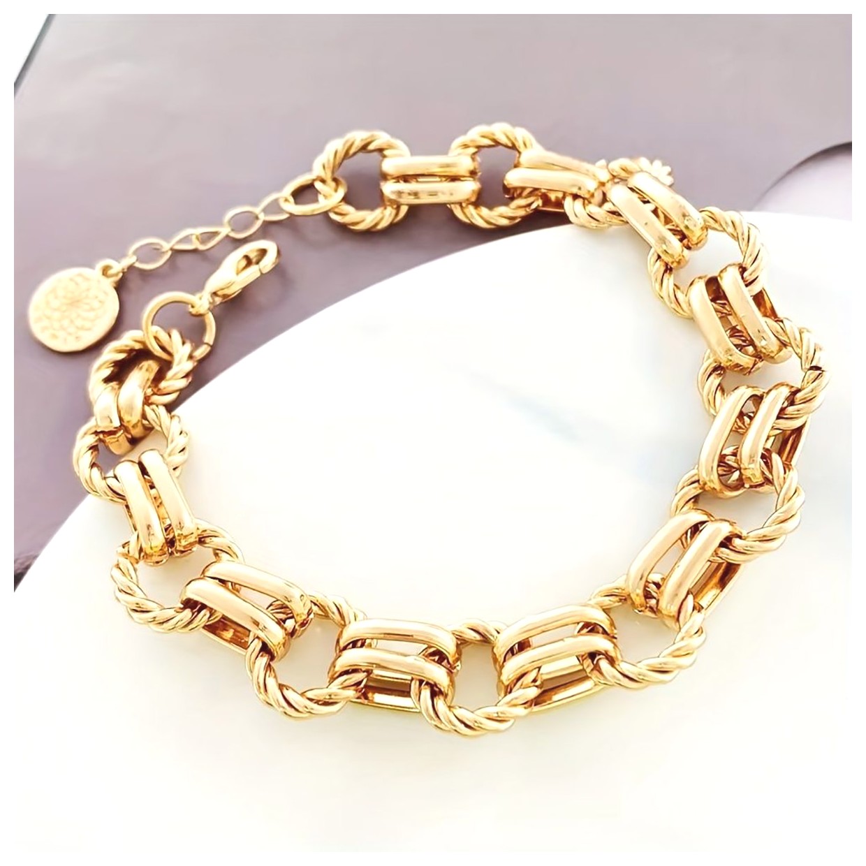 دستبند زنجیری مدرن: انتخابی شیک و جذاب برای هر سلیقه