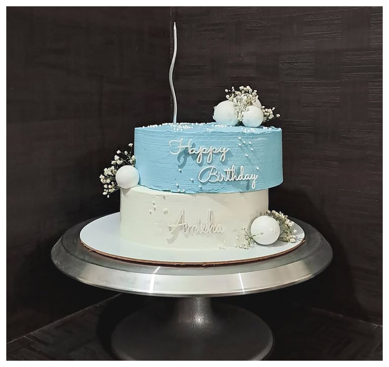 کیک تولد سه طبقه مدرن و شیک | ایده‌هایی برای تهیه کیک تولد خاص