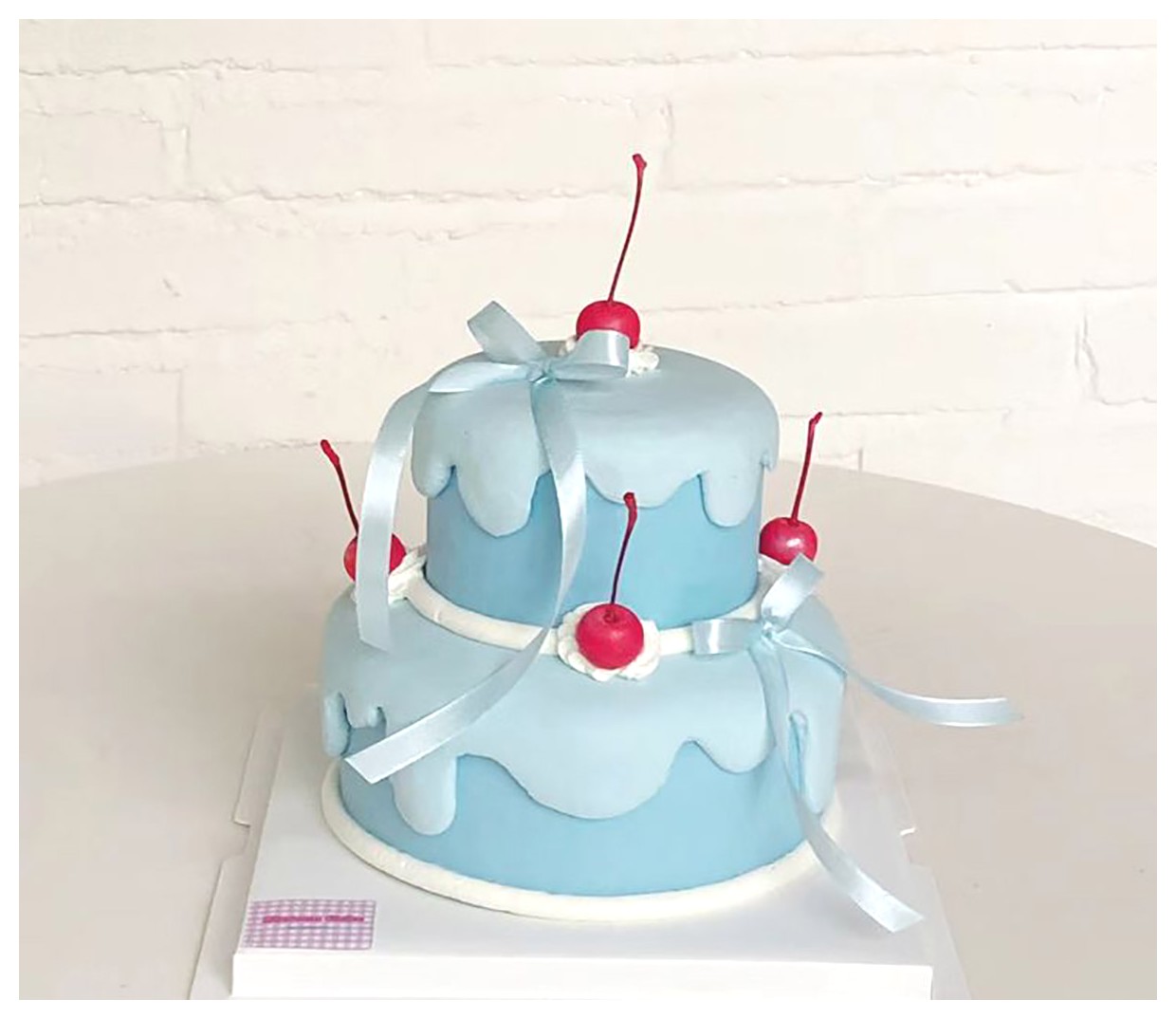 کیک تولد دو طبقه: ایدهای زیبا برای جشنهای خاص