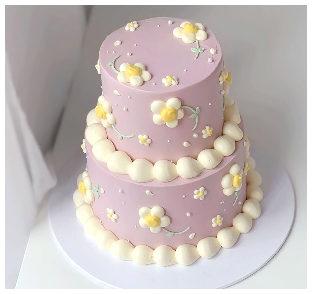 کیک تولد دو طبقه: ایدهای زیبا برای جشنهای خاص