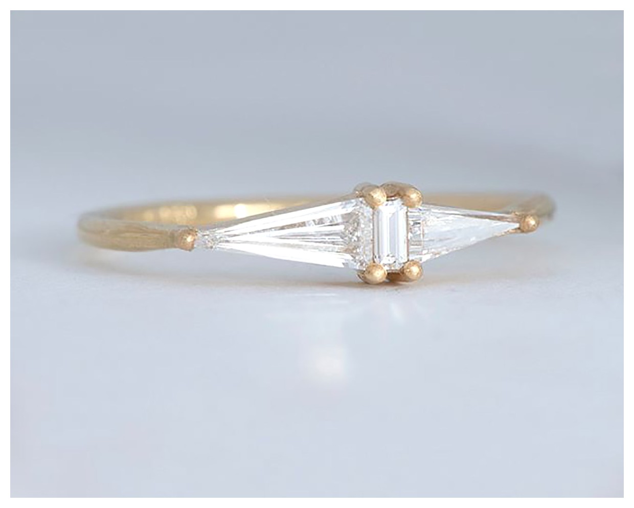 انواع انگشترهای زنانه: راهنمایی برای انتخاب بهترین مدل