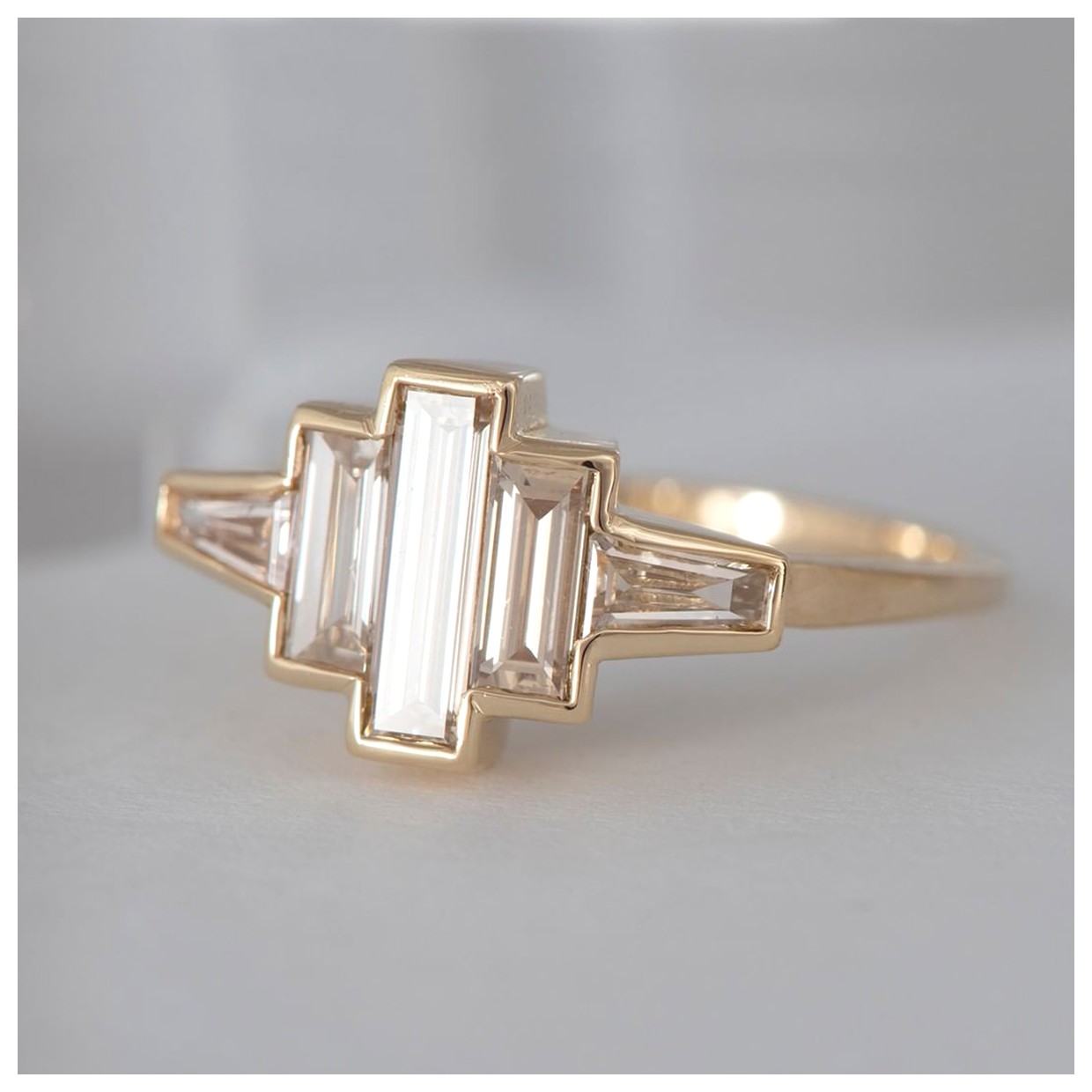 انواع انگشترهای زنانه: راهنمایی برای انتخاب بهترین مدل