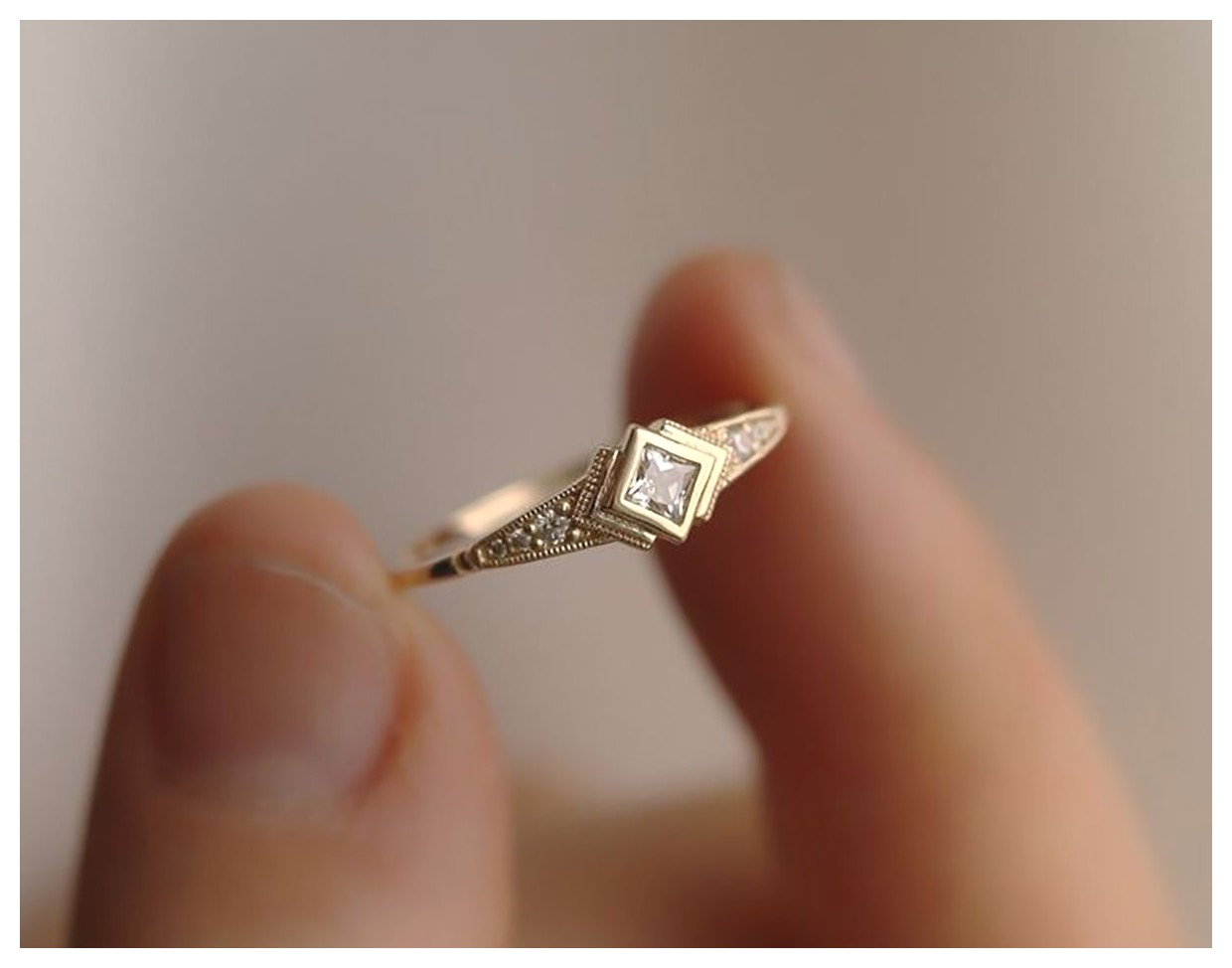 انواع انگشترهای زنانه: راهنمایی برای انتخاب بهترین مدل