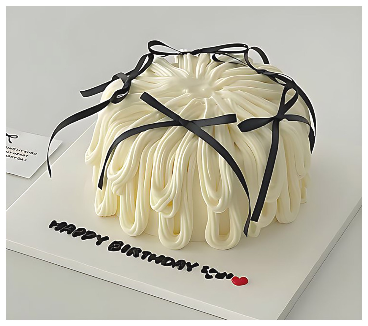 کیک تولد منحصر به فرد و خوشمزه: ایدههایی برای جشن شما