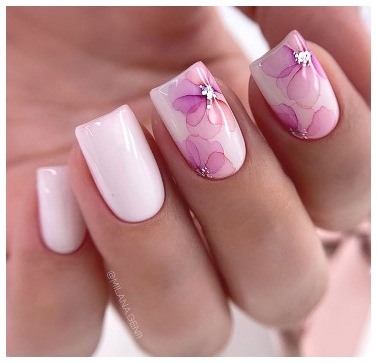 طراحی ناخن آبرنگی: 10 مدل زیبا و خلاقانه