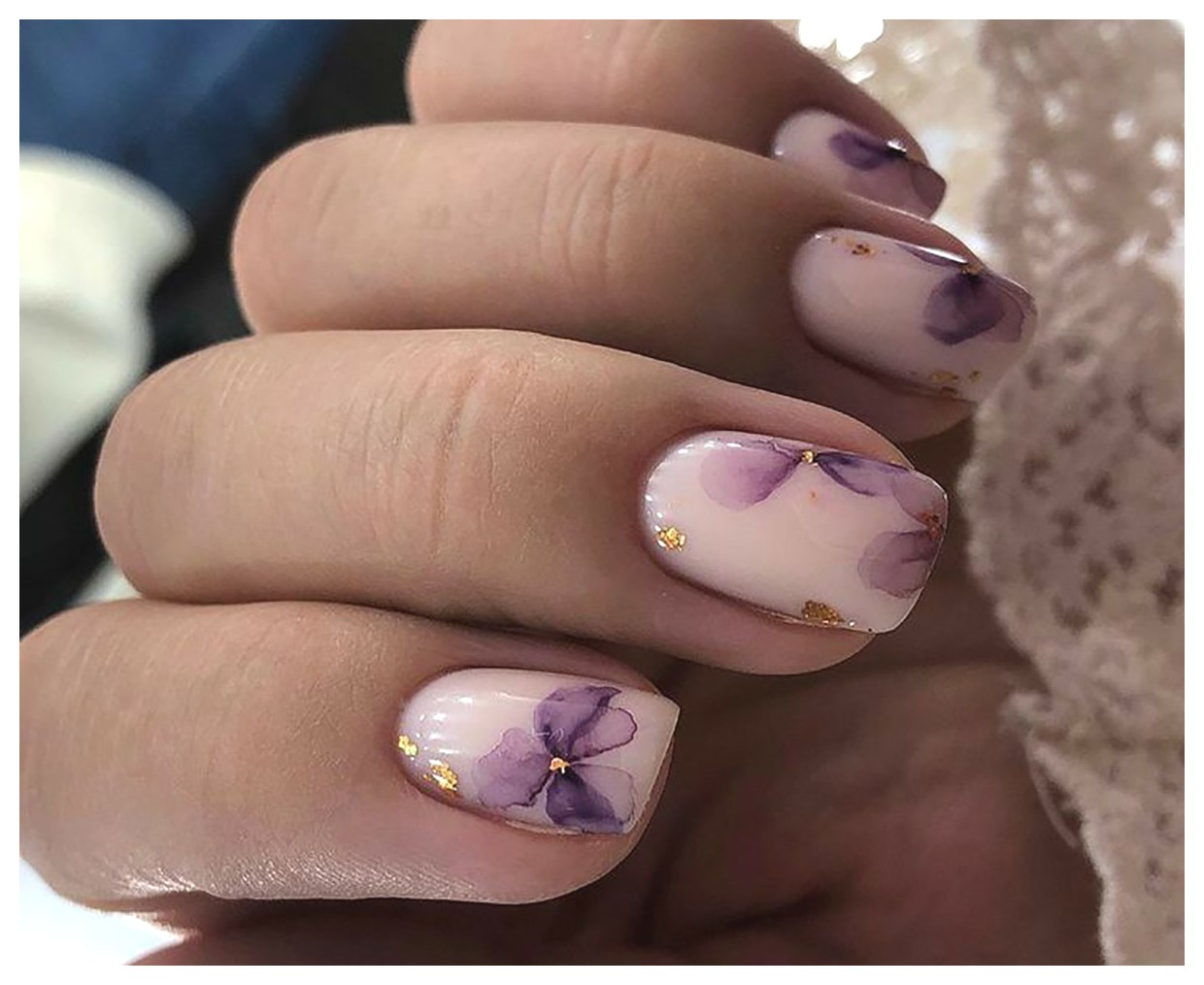 طراحی ناخن آبرنگی: 10 مدل زیبا و خلاقانه