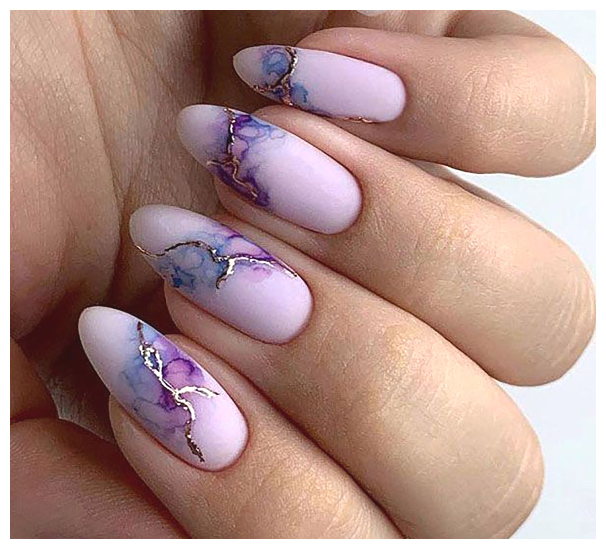 طراحی ناخن آبرنگی: 10 مدل زیبا و خلاقانه