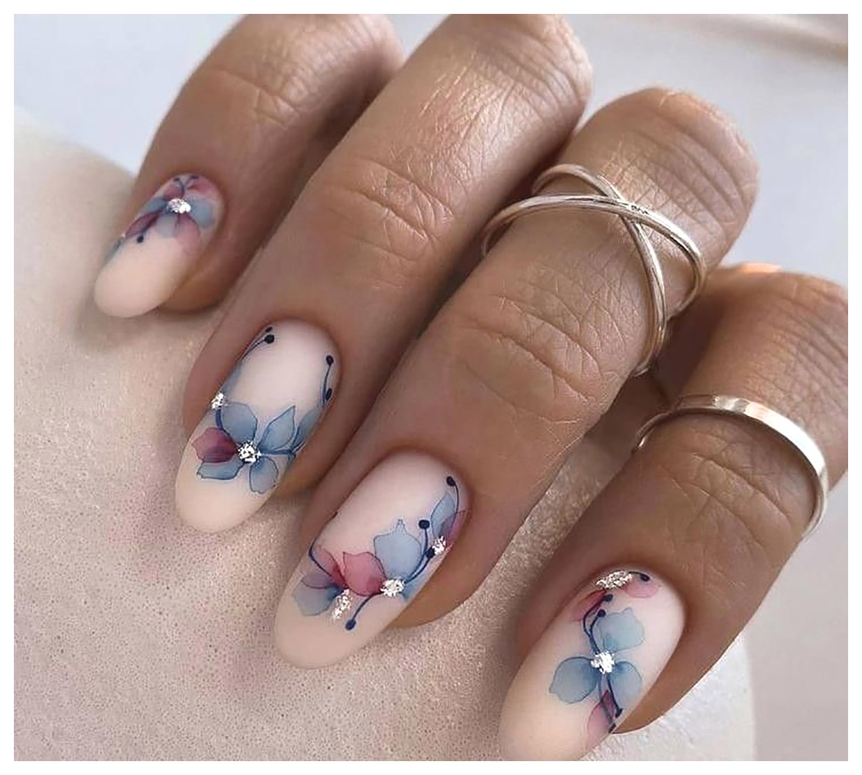 طراحی ناخن آبرنگی: 10 مدل زیبا و خلاقانه