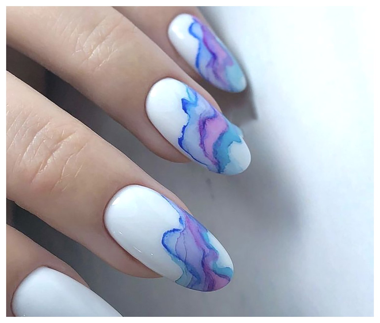 طراحی ناخن آبرنگی: 10 مدل زیبا و خلاقانه