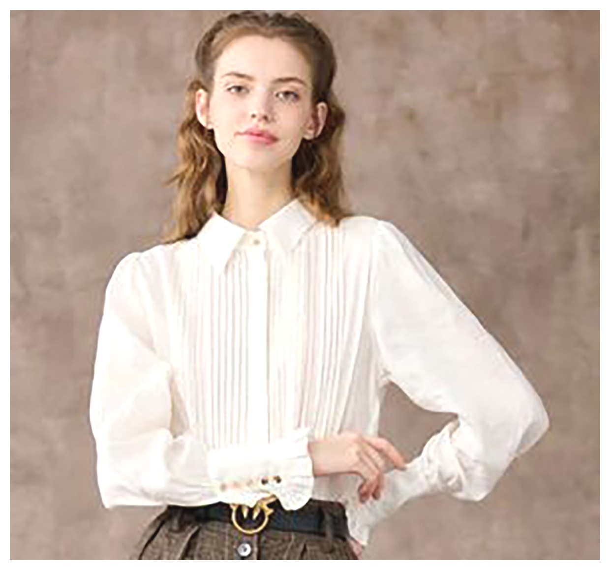 بلوز شب سفید: انتخابی شیک و جذاب برای مهمانیها