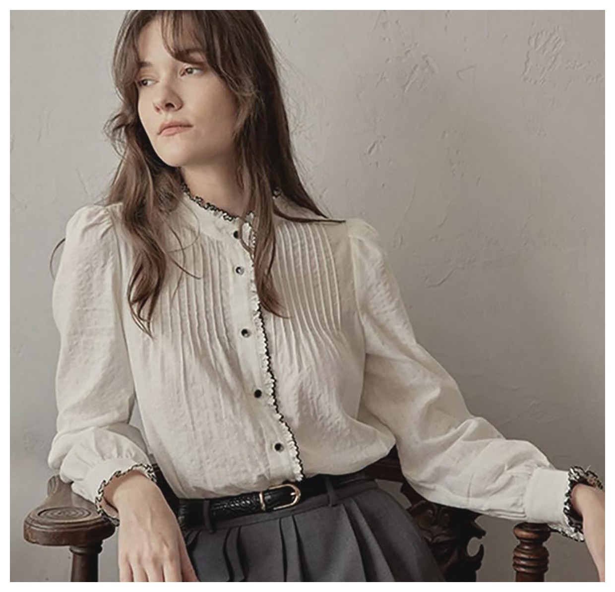 بلوز شب سفید: انتخابی شیک و جذاب برای مهمانیها