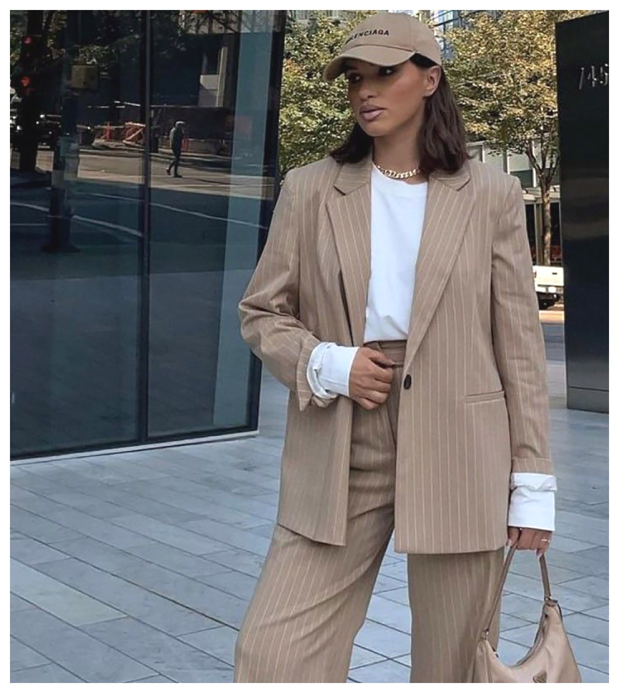 راهنمای انتخاب و خرید ست ورزشی زنانه: شیک و راحت برای فعالیتهای روزمره