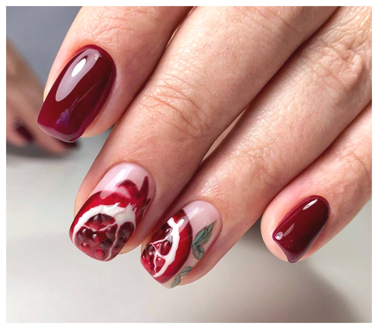 طراحی ناخنهای یلدا: ایدههای زیبا و خلاقانه برای شب یلدا