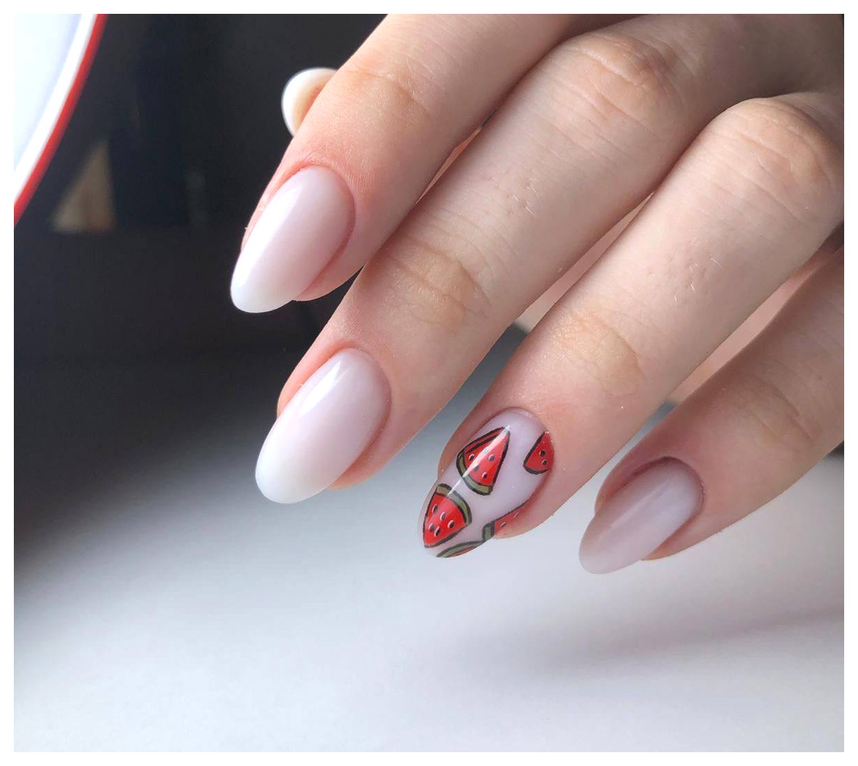 طراحی ناخنهای یلدا: ایدههای زیبا و خلاقانه برای شب یلدا