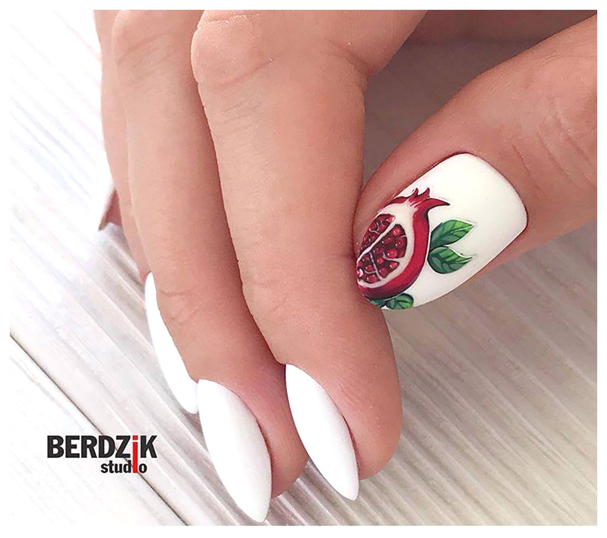 طراحی ناخنهای یلدا: ایدههای زیبا و خلاقانه برای شب یلدا