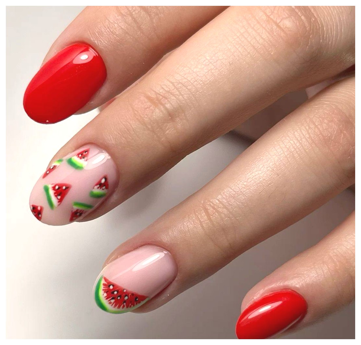 طراحی ناخنهای یلدا: ایدههای زیبا و خلاقانه برای شب یلدا