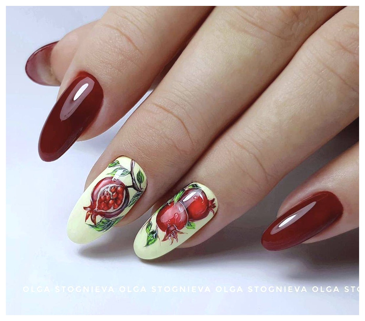 طراحی ناخنهای یلدا: ایدههای زیبا و خلاقانه برای شب یلدا