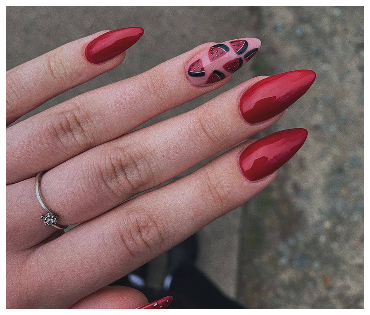 طراحی ناخنهای یلدا: ایدههای زیبا و خلاقانه برای شب یلدا