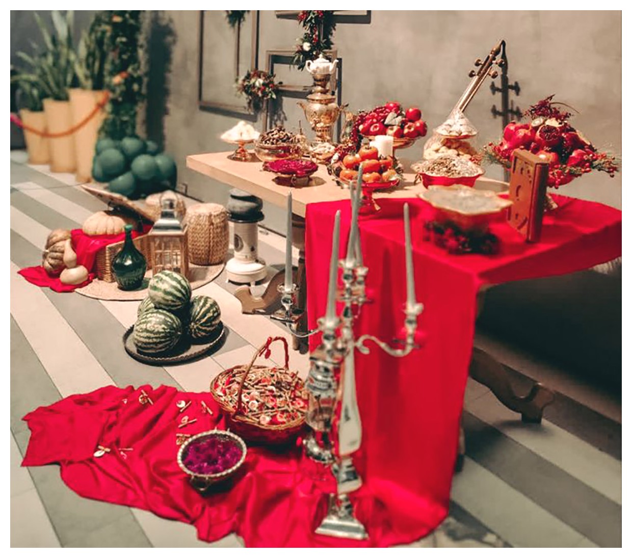 چیدمان سفره یلدا: ایدههایی برای زیبایی و جذابیت